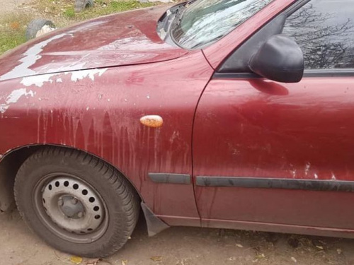 В Кривом Роге активисту Правого сектора облили кислотой автомобиль (фото)