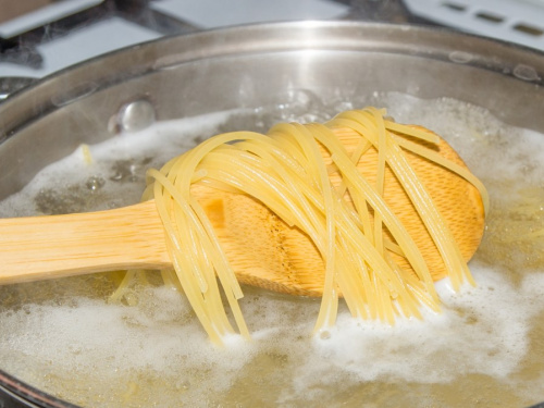 Чому макарони злипаються і що з цим робити насправді - фото з відкритих джерел