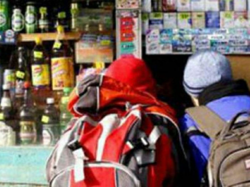 Криворожанам напомнили о размере штрафа за продажу алкогольных и табачных изделий несовершеннолетним