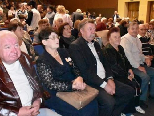 Ветераны Кривого Рога продемонстрировали свои таланты в Международный день людей пожилого возраста  (ФОТО)