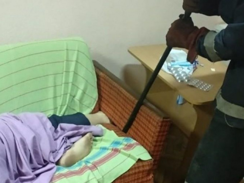 В Кривом Роге мужчина с инвалидностью застрял в диване