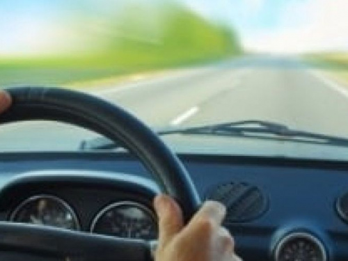 Як не заснути за кермом під час поїздки: поради від поліції