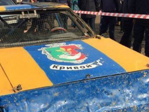 Во время гонок на выживание в Кривом Роге автомобиль вылетел в толпу зрителей, есть пострадавшие (ФОТО)