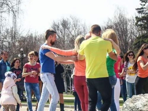 Криворожане отметили Международный день танца "Руэда де Касино" (ФОТО)