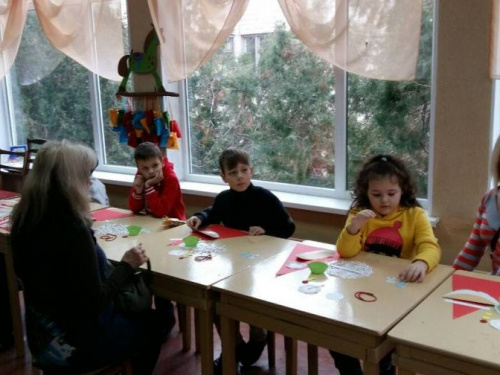 Весело, шумно и с подарками: в Кривом Роге провели мероприятие для детей с инвалидностью (фоторепортаж)