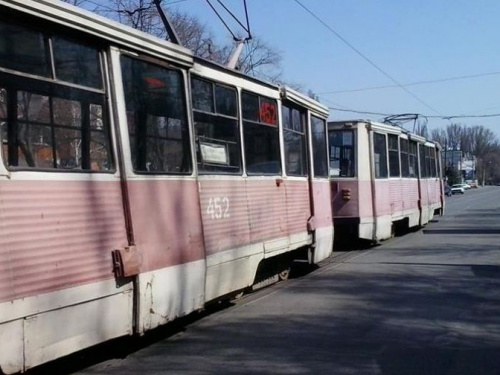 В Кривом Рога старый трамвай парализовал движение транспорта