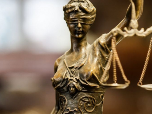 В Криворожском суде продолжается рассмотрение резонансного дела по факту издевательства супругами над 4-летней девочкой
