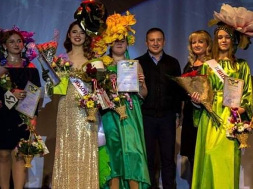 В Кривом Роге прошёл праздник молодости, красоты, грации и таланта "Мисс Золотая Осень" (фото)