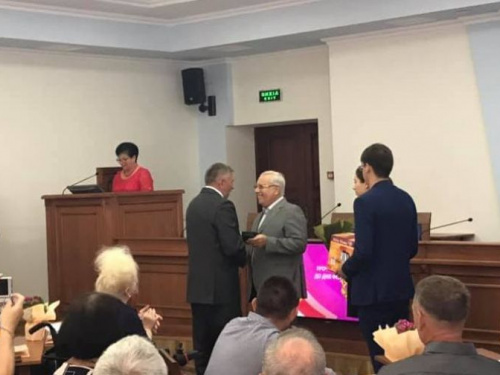 В Кривом Роге ко Дню спорта вручили награды лучшим спортсменам (фото)