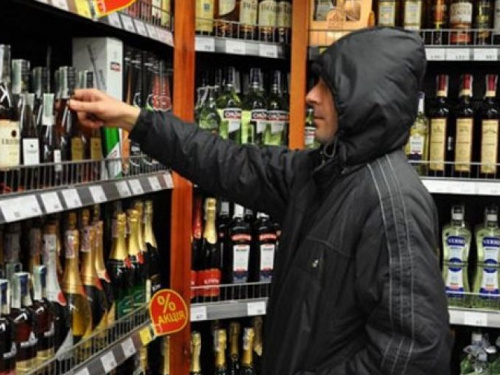 В Кривом Роге полиция задержала любителя воровать дорогой алкоголь (ФОТО)