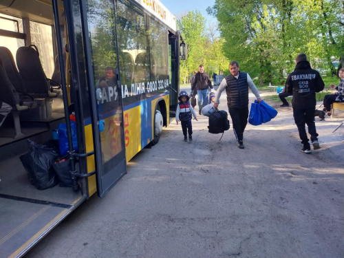 Евакуація з Донеччини, фото з відкритих джерел