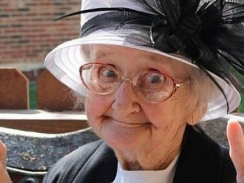 Прибавка к пенсии: в Кривом Роге 76-летняя пенсионерка подрабатывала наркокурьером