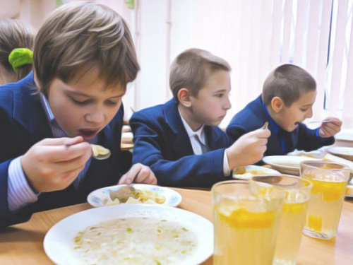 В Кривом Роге родителей приглашают оценить качество питания в школах