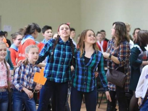 В Кривом Роге провели общегородской конкурс "Я - волонтер и этим горжусь" (фото)