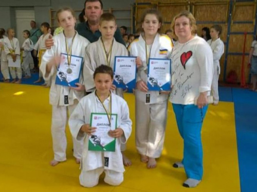 Юные спортсмены из Кривого Рога вернулись с чемпионата по дзюдо с победой (фото)