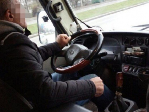 Хамство без границ: в Кривом Роге маршрутчик бросил деньги в лицо пассажирке-льготнице