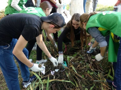 Молодежь Заречного чистила водохранилище и показала пример криворожанам (ФОТО)