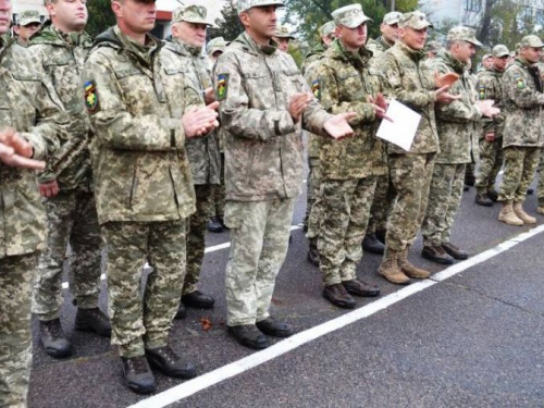До 17-ї танкової бригади Кривого Рогу із зони ООС повернулися піхотинці (фото)