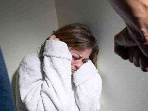 Жертвам домашнего насилия в Кривом Роге окажет помощь мобильная бригада (телефон)