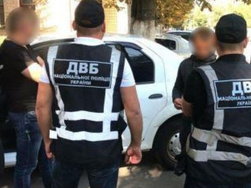 В Кривом Роге задержали полицейского во время получения взятки (фото)