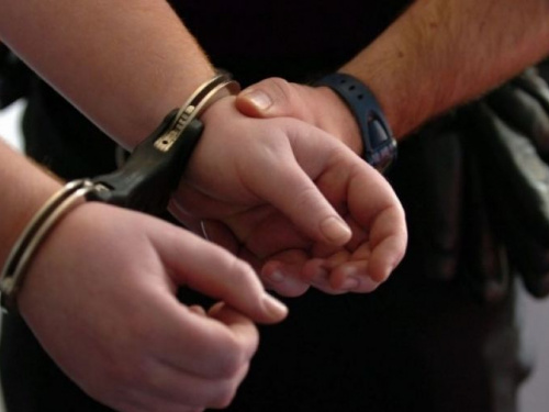 В Кривом Роге грабитель напал на пенсионерку с топором и отобрал мобильный телефон