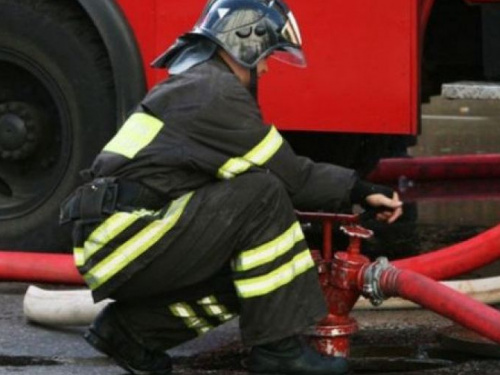 В Кривом Роге за последние сутки горел гараж и две машины 