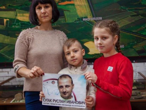 Криворожанки напомнят о войне в Украине на фотовыставке в Варшаве (фото)