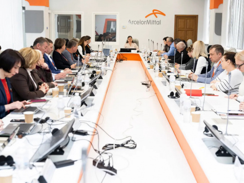 Чи дадуть 13 зарплатню працівникам АрселорМіттал Кривий Ріг: подробиці конференції
