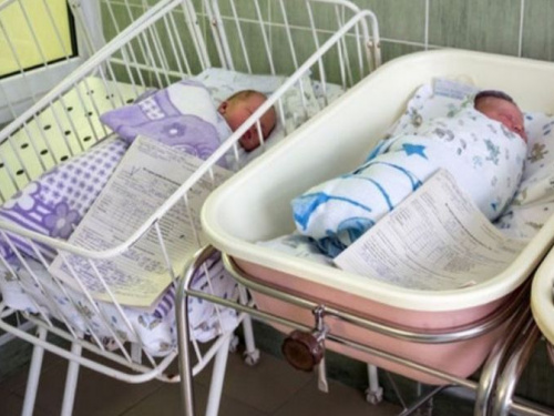 В ВР Украины предлагают увеличить размер помощи при рождении ребенка от 100 до 400 тысяч гривен