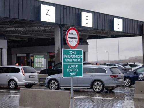 «Я ляжу, але воно не заїде»: історія українки, яка зупинила проросійського італійця - фото з відкритих джерел