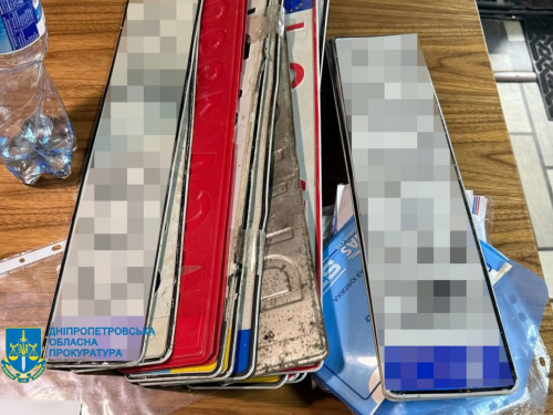 продаж гуманітарних машин для ЗСУ, фото Дніпропетровської обласної прокуратури