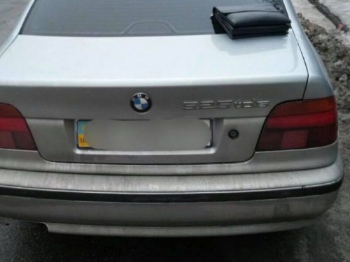 Как у себя дома: в Кривом Роге правоохранители застукали вора в чужом авто и с наркотиками