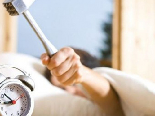 Как криворожанам привыкнуть к зимнему времени без вреда для организма: советы врачей