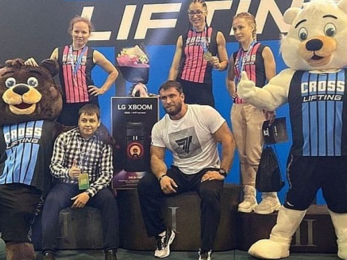 Криворожанка привезла золото с Международного чемпионата по кросслифтингу (фото)