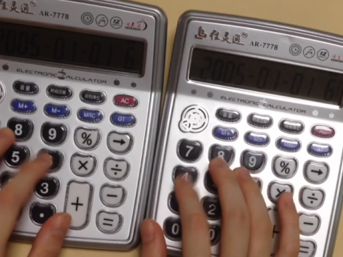 Японский энтузиаст сыграл хитовую песню «Despacito» на калькуляторах
