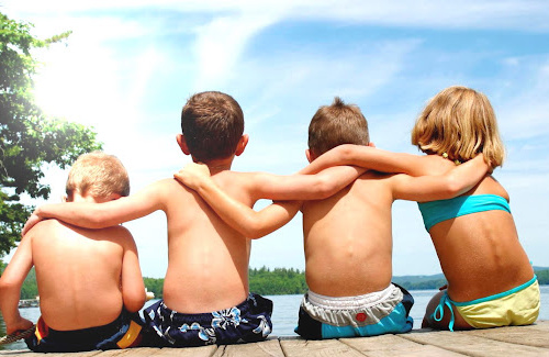 Ознаки справжньої дружби - фото з відкритих джерел