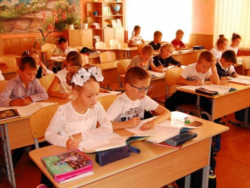 Предприятие Кривого Рога направило около двух миллионов гривен на ремонт школы (ФОТО)