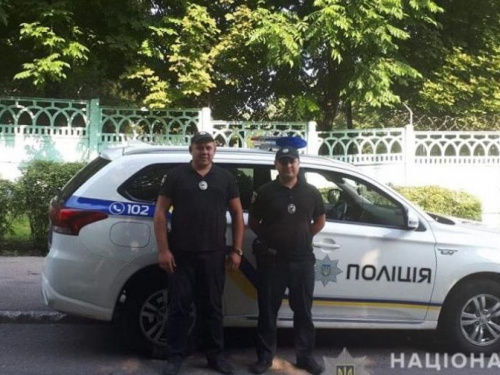 В Днепропетровской области полицейские спасли девочку, которая пыталась покончить жизнь самоубийством (фото)