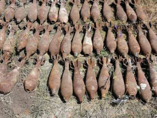 Снова опасные предметы: недалеко от Кривого Рога местный житель обнаружил целый арсенал