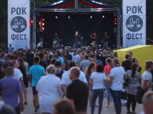 Прокачали на славу: в Кривому Розі відбувся перший рок-фестиваль «Залізна міць» (фото)