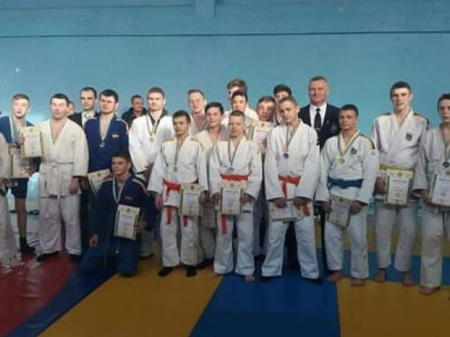 Первый старт в новом году: в Кривом Роге прошёл чемпионат города по дзюдо (фото)