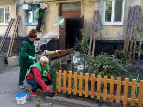 В Кривом Роге привели в порядок двор на улице Терещенко (ФОТО)