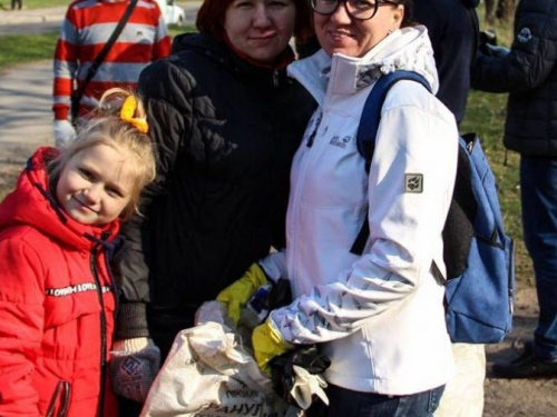 В Кривом Роге прошла традиционная Соколовская Толока – «Заречный» стал чище (фото)