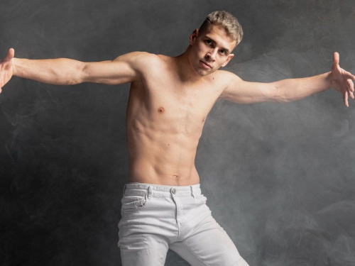 Чому ми так часто незадоволені собою і як це змінити - фото з відкритих джерел