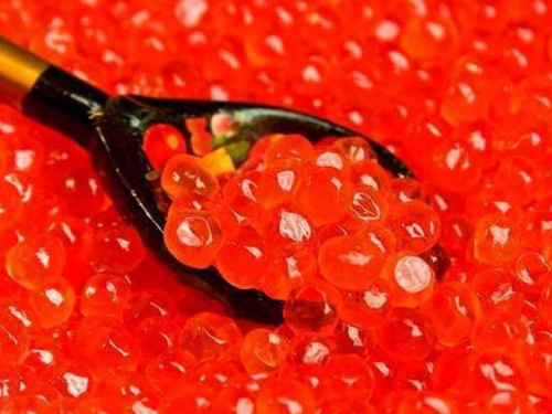 Жертва гастрономического изыска: в Кривом Роге разыскиваемый преступник попался на краже красной икры