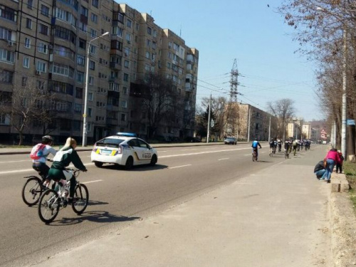 Велопробег цвета неба: в Кривом Роге прошла акция в поддержку детей-аутистов (фото)