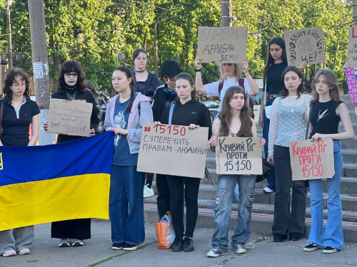 “Не ті, не так і не там”: чому без вулиці не працюють ані фемінізм, ані суспільні зміни - Ольга Костіна