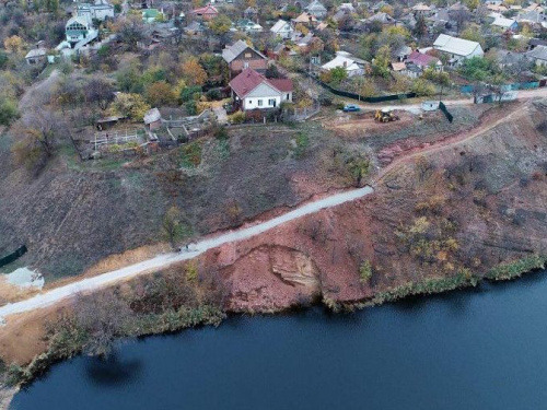 В Кривом Роге начали ремонт проблемного спуска с МОПРа в парк Мершавцева (ФОТО)