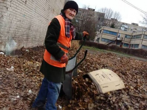 В Кривом Роге начали штрафовать управителей за не уборку мусора