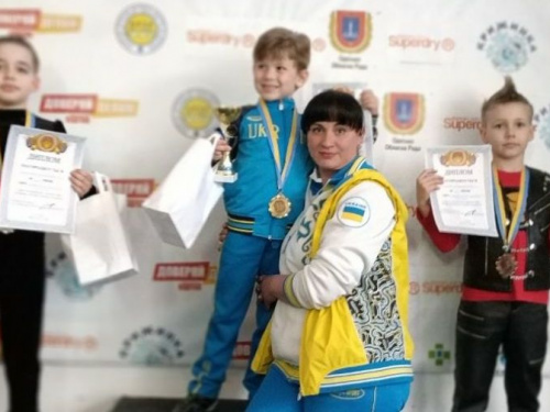 Криворожские фигуристы из Одессы привезли полный комплект медалей (фото)